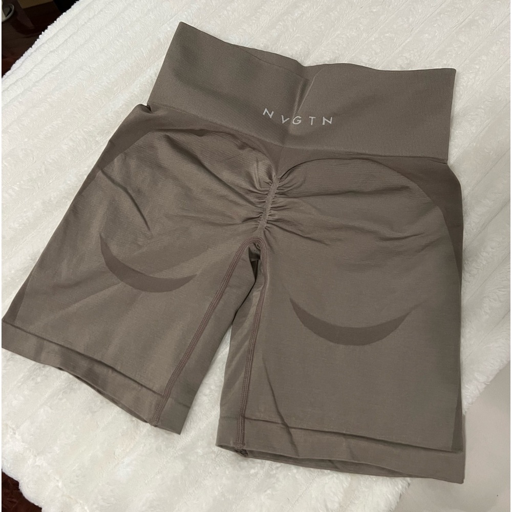 NVGTN Taupe Contour 2.0 seamless shorts
